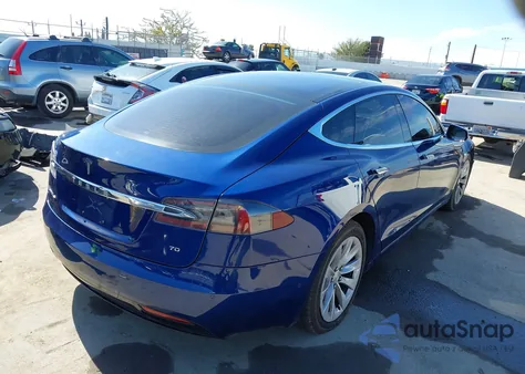 2016 Tesla Model S 60/70/75/85 z USA, uszkodzony, nr VIN 5YJSA1E19GF146955